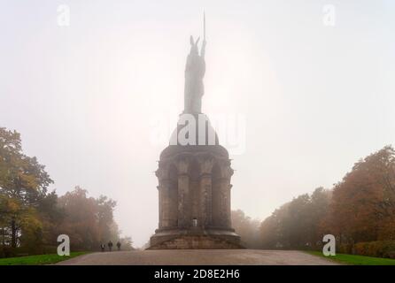 1838, Hermannsdenkmal, 1875 - Entwürfen nach von Ernst von Bandel erbaut und am 16. Agosto 1875 eingeweiht. Foto Stock