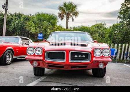 Tybee Island, GA - 3 ottobre 2020: 1971 Pontiac GTO ad una mostra di auto locale. Foto Stock