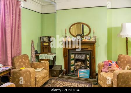 Interno del museo Piermaster's House a Liverpool. Sala ricostruita come era al momento della seconda guerra mondiale. Foto Stock