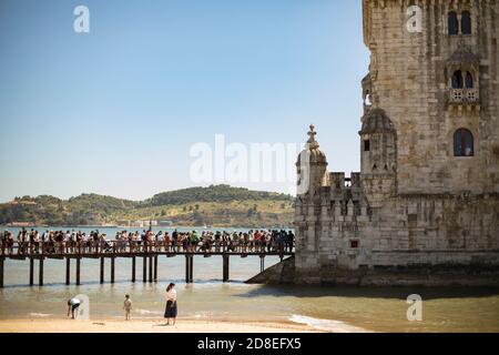 Torre Belém sul fiume Tago a Lisbona, Portogallo, Europa. Foto Stock