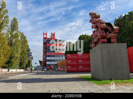 Imola, italia - ingresso dell'Autodromo Internazionale Enzo e Dino Ferrari per il Gran Premio di Formula 1 dell'Emilia Romagna. Foto Stock