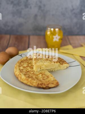 Primo piano di una frittata per il pranzo Foto Stock