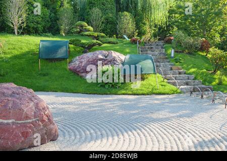 Elementi tradizionali del Giardino Zen Giapponese classico Foto Stock