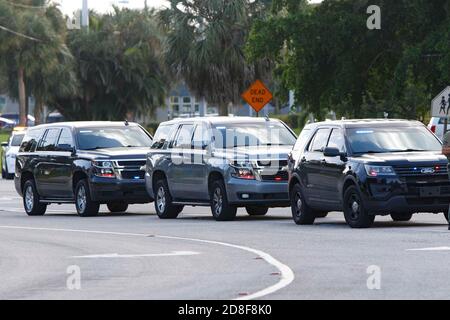 Coconut Creek, Stati Uniti. 29 Ott 2020. 29 ottobre 2020 - Coconut Creek, FL: L'ex vice presidente Joe Biden Motorcade ha lasciato la sua campagna presidenziale 2020 evento al Brovard College il 29 ottobre 2020 a Coconut Creek, Florida. Credit: Maurice Ross/The Photo Access Credit: The Photo Access/Alamy Live News Foto Stock