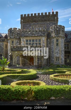 Hatley Castle Entrance Royal Roads University. Hatley Castle vicino a Victoria British Columbia che ospita la Royal Roads University. Foto Stock