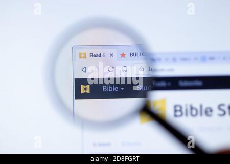 New York, USA - 29 Settembre 2020: biblestudytools.com Bible Study Tools Company website with logo close up, illustrative Editorial Foto Stock