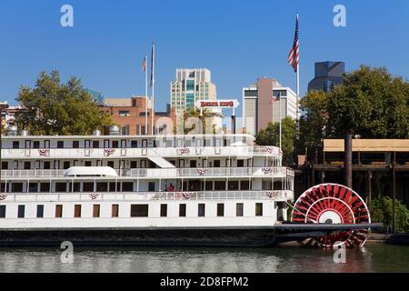 Delta King Battello a Vapore nella Città Vecchia a Sacramento, California, Stati Uniti d'America Foto Stock