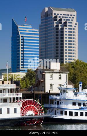 Imperatrice Hornblower tour in barca sul fiume Sacramento, Old Town Sacramento, California, Stati Uniti d'America Foto Stock