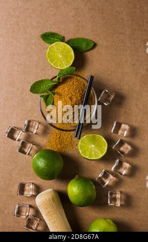 Vista aerea degli ingredienti per un cocktail mojito Foto Stock