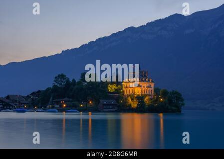 Penisola di Iseltwald ed ex castello in Svizzera Foto Stock