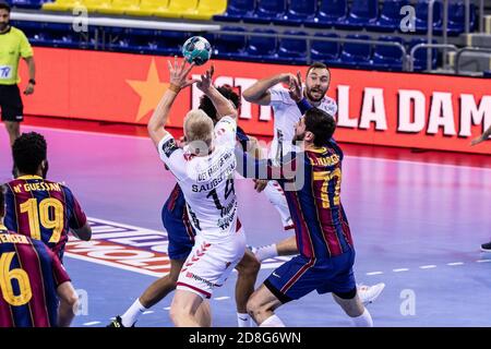 Magnus Saugstrup di Aalborg Handbold durante i VELUX EHF Champions Partita di campionato tra il FC Barcelona e Aalborg Handbold a Palau Blaugrana il ottobre C. Foto Stock