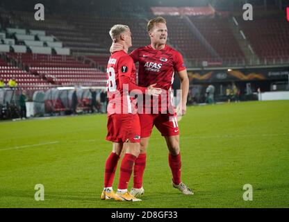 AZ Stadion Alkmaar, Paesi Bassi. 29 Ott 2020. Albert Gudmundsson e Dani de WIT dopo il 4-0 durante la UEFA Europa League 2020/2021 fase di gruppo tra AZ Alkmaar vs HNK Rijeka il 29 ottobre. 2020 in AZ Stadion Alkmaar, Olanda Credit: SCS/Soenar Chamid/AFLO/Alamy Live News Foto Stock