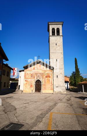 Antica chiesa medievale dei Santi Pietro e Biagio (XIII-XV secolo). Cividale del Friuli, provincia di Udine, Friuli Venezia Giulia, Italia, Europa. Foto Stock