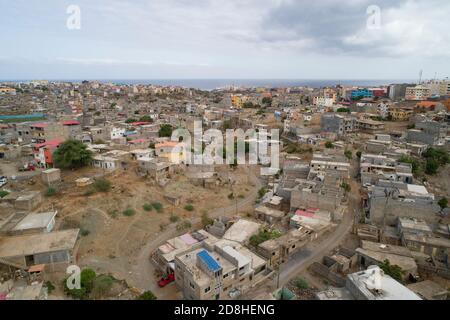 Praia è la grande capitale marittima di Cabo Verde sull'isola di Santiago. Foto Stock