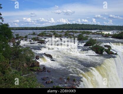 Chutes de Iguaçu entre l'Argentine et le Brésil Foto Stock