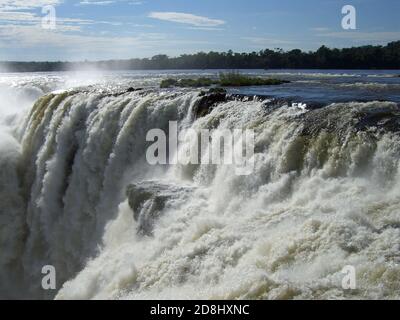 Chutes de Iguaçu entre l'Argentine et le Brésil Foto Stock