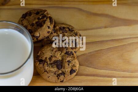 I biscotti al cioccolato e latte Foto Stock