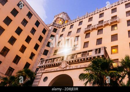 Facciata principale, lo storico Hotel Nacional de Cuba situato sul Vedado. Commemorazione dei 500 anni della capitale cubana. L'Avana. Cuba, America Latina Foto Stock