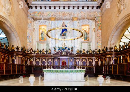 Altare e coro. La Cattedrale di Havana, Catedral de San Cristobal, si trova in Plaza de la Catedral su Calle Empedrado, tra San Ignacio y Mercade Foto Stock