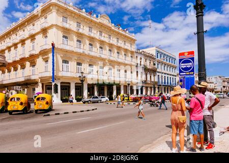 Hotel Inglaterra, con architettura neoclassica risalente al 1875, situato di fronte Parque Central vicino al Grande Teatro di l'Avana. Cuba, America Latina e. Foto Stock