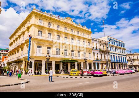 Hotel Inglaterra, con architettura neoclassica risalente al 1875, situato di fronte Parque Central vicino al Grande Teatro di l'Avana. Cuba, America Latina e. Foto Stock