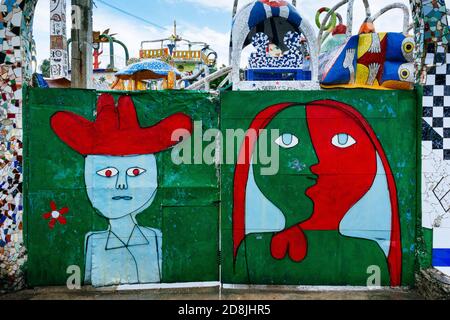 L'artista Jose Rodriguez Fuster ha creato Fusterland decorando la sua casa con ceramica colorata e tegola a mosaico in Jaimanitas. La Habana - la Havana, Foto Stock