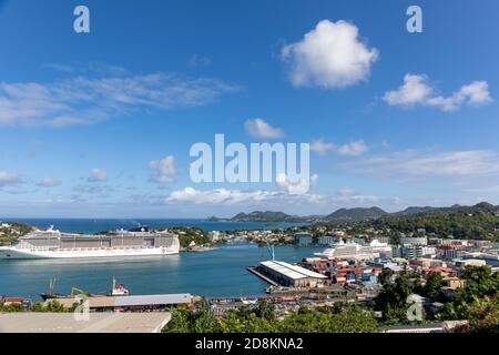 06 GENNAIO 2020 - Castries, Santa Lucia, Indie Occidentali - la nave da crociera MSC preziosa nel porto Foto Stock