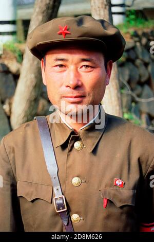 Ritratto di un uomo locale a Mt Chilbo, Corea del Nord Foto Stock