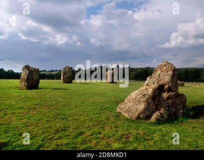 Vista NNW del cerchio NE a Stanton Drew, Bath & NE Somerset, Inghilterra, Regno Unito: Un complesso cerimoniale neolitico di tre cerchi di pietra, 2 viali e una Cove. Foto Stock