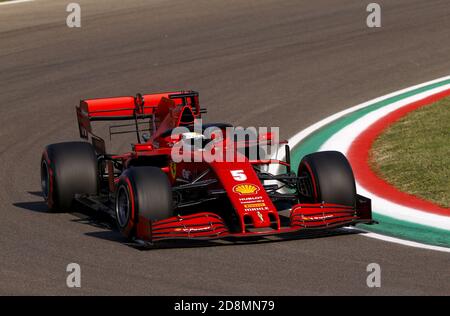 Imola, Italia. 31 ottobre 2020. Imola, Italia. 31 ottobre 2020. 05 VETTEL Sebastian (ger), Scuderia Ferrari SF1000, azione durante la Formula 1 Emirati Gran Premio dell'emilia Romagna 2020, Gran Premio dell'emilia Romagna, dal 31 ottobre al 1 novembre 2020 sull'Autodromo Internazionale Enzo e Dino Ferrari, a Imola, Italia - Photo DPPI Credit: LM/DPPI/DPPI/Alamy Live News Foto Stock
