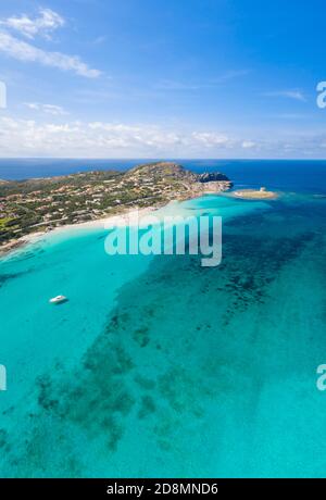 Veduta aerea di Stintino con la Pelosa e la spiaggia della Pelosetta e Capo Falcone. Stintino, Golfo dell'Asinara, Sassari, Sardegna, Italia. Foto Stock