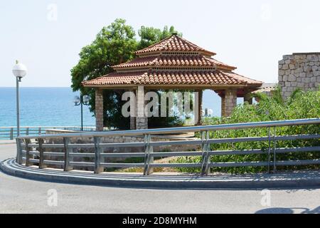 Tarragona, Spagna - 10 agosto 2018: Tarragona è una città portuale situata nel nord-ovest della Spagna sulla Costa Daurada dal Mare Mediterraneo. Foto Stock