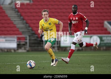 Bristol, Regno Unito. 31 Ott 2020. Oliver Skipp di Norwich City durante la partita EFL Sky Bet Championship tra Bristol City e Norwich City ad Ashton Gate, Bristol, Inghilterra, il 31 ottobre 2020. Foto di Dave Peters. Solo per uso editoriale, è richiesta una licenza per uso commerciale. Nessun utilizzo nelle scommesse, nei giochi o nelle pubblicazioni di un singolo club/campionato/giocatore. Credit: UK Sports Pics Ltd/Alamy Live News Foto Stock