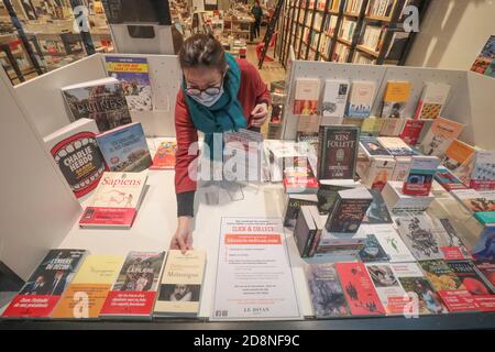 FARE CLIC E RACCOGLIERE IL SERVIZIO LE DIVAN LIBRERIA Foto Stock