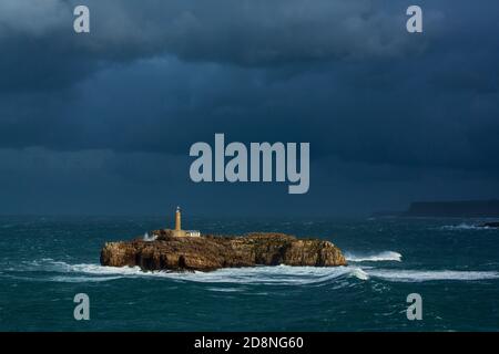 Mouro Island Light House, Santander, Cantabria, Spagna, Europa Foto Stock