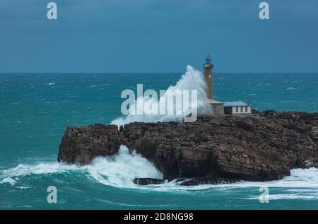 Mouro Island Light House, Santander, Cantabria, Spagna, Europa Foto Stock