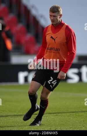 Stoke on Trent, Regno Unito. 31 Ott 2020. Rotherham United Forward Michael Smith (24) si è scaldato durante la partita EFL Sky Bet Championship tra Stoke City e Rotherham United al Bet365 Stadium di Stoke-on-Trent, Inghilterra, il 31 ottobre 2020. Foto di Jurek Biegus. Solo per uso editoriale, è richiesta una licenza per uso commerciale. Nessun utilizzo nelle scommesse, nei giochi o nelle pubblicazioni di un singolo club/campionato/giocatore. Credit: UK Sports Pics Ltd/Alamy Live News Foto Stock