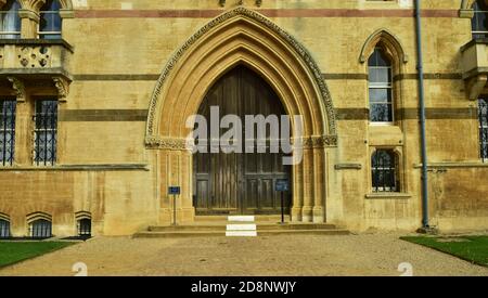 L'ingresso del Meadow Building of Christ Church, un collegio costituente dell'Università di Oxford in Inghilterra Foto Stock