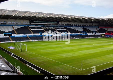 Swansea, Regno Unito. 31 Ott 2020. Vista generale dello stadio Liberty prima del calcio d'inizio. EFL Skybet Championship, Swansea City contro Blackburn Rovers al Liberty Stadium di Swansea sabato 31 ottobre 2020. Questa immagine può essere utilizzata solo per scopi editoriali. Solo per uso editoriale, è richiesta una licenza per uso commerciale. Nessun utilizzo nelle scommesse, nei giochi o nelle pubblicazioni di un singolo club/campionato/giocatore. pic by Lewis Mitchell/Andrew Orchard sports photography/Alamy Live news Credit: Andrew Orchard sports photography/Alamy Live News Foto Stock