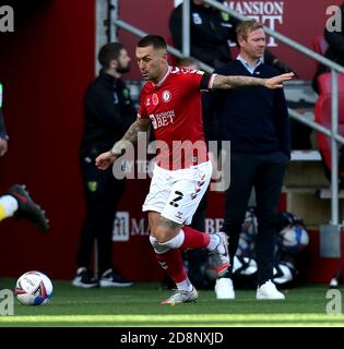 Ashton Gate Stadium, Bristol, Regno Unito. 31 Ott 2020. Campionato di calcio della Lega inglese, Bristol City contro Norwich; Jack Hunt of Bristol City sulla palla Credit: Action Plus Sports/Alamy Live News Foto Stock