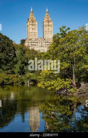 Il San Remo può essere visto da Central Park, New York City, USA Foto Stock