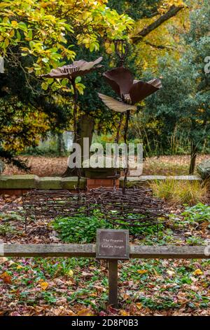 installazione d'arte o scultura nel parco di leamington spa warwickshire, regno unito Foto Stock