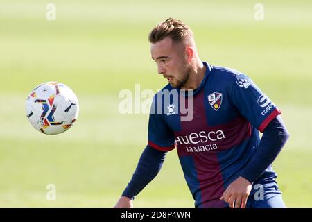 Madrid, Spagna. 31 ottobre 2020. Javi Ontiveros di Huesca in azione durante il campionato spagnolo la Liga tra Real Madrid e SD Huesca il 31 ottobre 2020 allo stadio Alfredo di Stefano di Valdebebas, Madrid, Spagna - Foto Oscar J Barroso / Spagna DPPI / DPPI Credit: LM/DPPI/Oscar Barroso/Alamy Live News Foto Stock