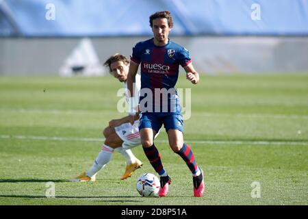 Madrid, Spagna. 31 ottobre 2020. Pedro Mosquera di Huesca in azione durante il campionato spagnolo la Liga tra Real Madrid e SD Huesca il 31 ottobre 2020 allo stadio Alfredo di Stefano di Valdebebas, Madrid, Spagna - Foto Oscar J Barroso / Spagna DPPI / DPPI Credit: LM/DPPI/Oscar Barroso/Alamy Live News Foto Stock