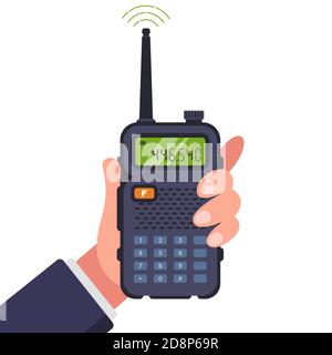 l'uomo tiene un walkie-talkie in mano per la comunicazione. immagine vettoriale piatta isolata su sfondo bianco. Illustrazione Vettoriale