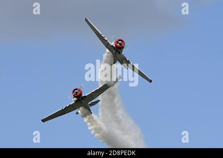 Sanford, Stati Uniti. 31 Ott 2020. I GEICO Skytypeers si esibiscono al primo Lockheed Martin Space and Air Show di Sanford, Florida, sabato 31 ottobre 2020. Foto di Joe Marino/UPI Credit: UPI/Alamy Live News Foto Stock