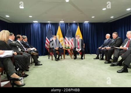 "Il presidente Donald J. Trump, a cui ha aderito il vicepresidente Mike Pence e gli alti funzionari, partecipa a un incontro bilaterale con il presidente della Repubblica di Colombia Ivan Duque Marquez martedì 25 settembre 2018, presso la sede centrale delle Nazioni Unite a New York. (Si prega di accreditare Shealah Craighead)' Foto Stock