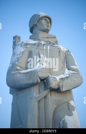 MURMANSK, RUSSIA - 21 FEBBRAIO 2019: Scultura del soldato russo Alesha primo piano Foto Stock