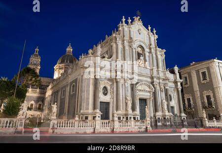 Catania - La Basilica di Sant'Agata al mattino al tramonto. Foto Stock