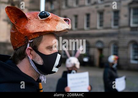 Extinction Rebellion dimostrazione che mette in evidenza il declino delle specie di fauna selvatica a Edimburgo, Scozia, Regno Unito Foto Stock